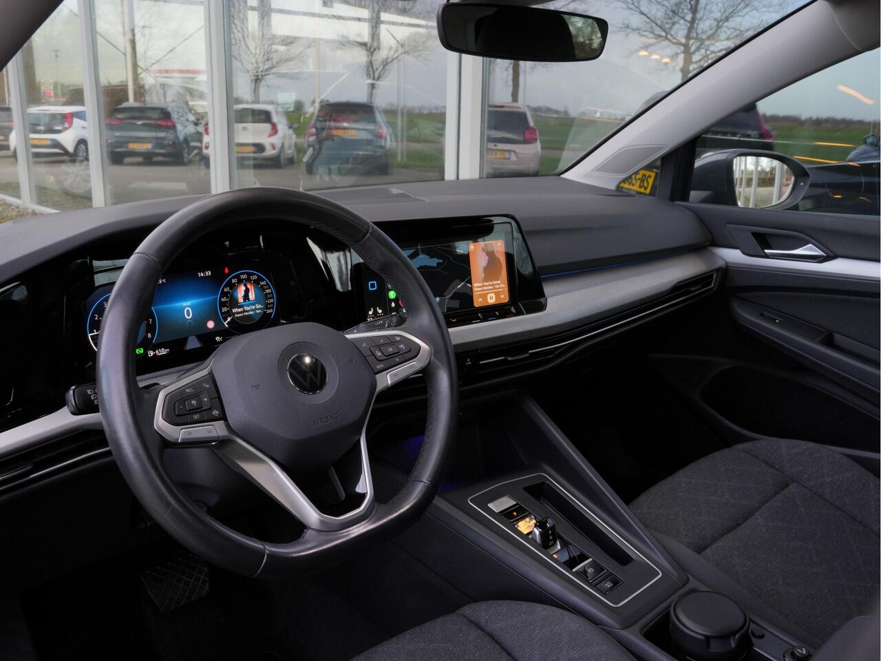 Volkswagen GOLF 1.0 eTSI DSG Life | Navigatie | Camera | Adaptive Cruise | LED | Android/Apple Carplay