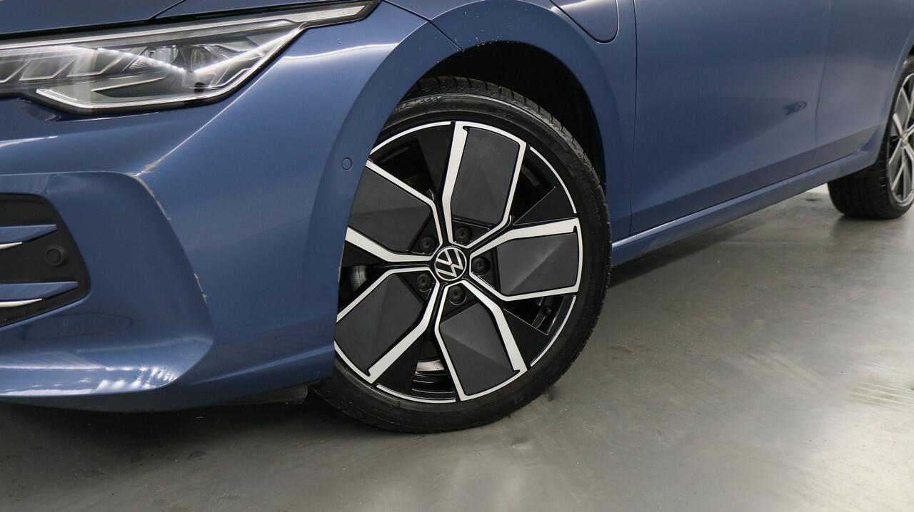 Volkswagen GOLF 1.5 eHybrid Style Edition / 360 camera / App connect / Stoelverwarming