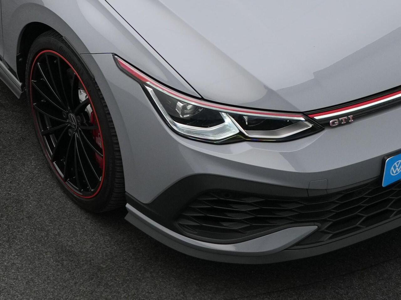 Volkswagen GOLF 2.0 TSI 300 pk DSG GTI Clubsport 45 Jahre | Panoramadak | Akrapovic | Harman/Kardon | IQ Light | Stuur-/stoelverwarming