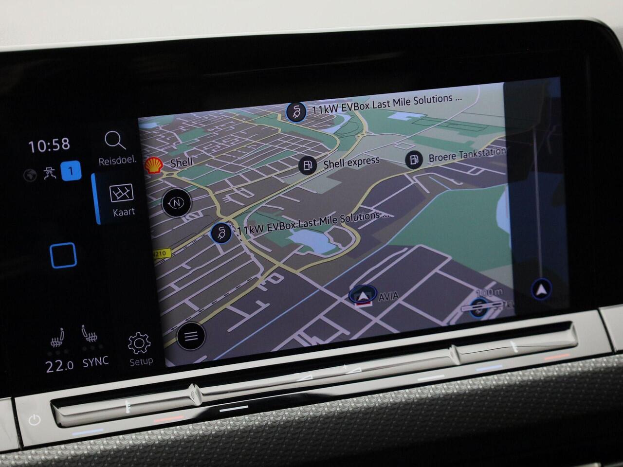 Volkswagen GOLF 1.5eTSI/150PK R-Line Blackstyle DSG · Panoramadak · Camera + Parkeersensoren · Stoel-& stuurverwarming · Garantie tot februari 2026