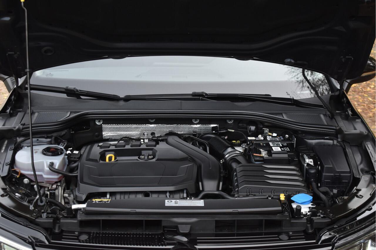 Volkswagen GOLF 1.5 eTSI 1st Edition | Open dak | Virtual Cockpit | Carplay | Massagestoel | Nav | Adapt.CC | DAB | Full LED | Compleet