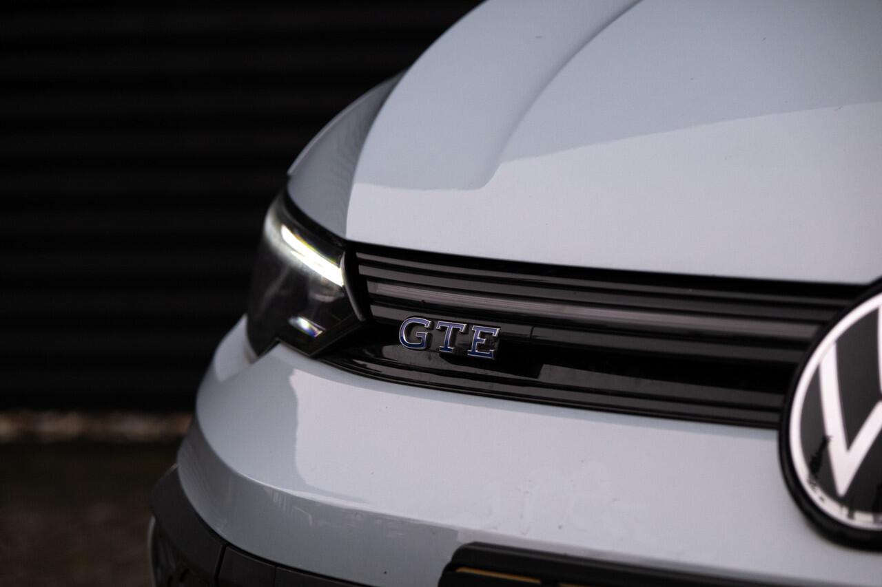 Volkswagen GOLF 8.5 1.5 eHybrid GTE / IQ Light / 3 zone airco / Apple Carplay / Ice Blue Metallic / ACC Cruise Control