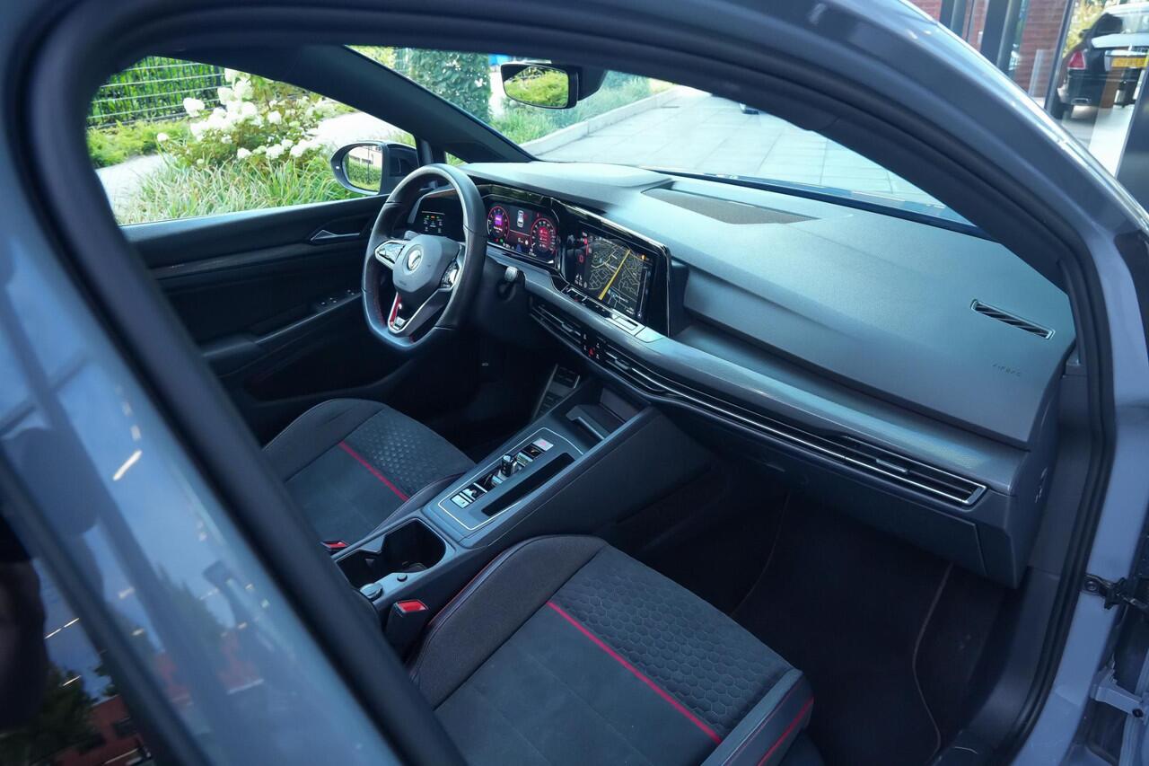 Volkswagen GOLF GTI Clubsport 45Jahre 2.0 300pk TSI |Akrapovic|panoramadak|parkeercamera|IQ Light|blind spot|ACC|stoelverwarming|19"|