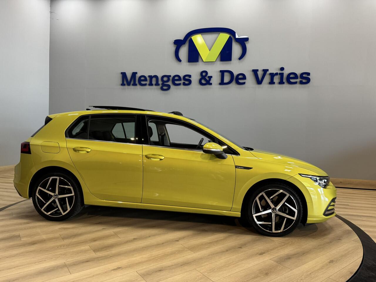 Volkswagen GOLF 1.5 eTSI Style Airco ECC | IQ LED Light | Panorama | Sfeer | Massage | Apple Carplay | Memory | Stuur verwarming | Adaptive Cruise | Isofix | NAP |