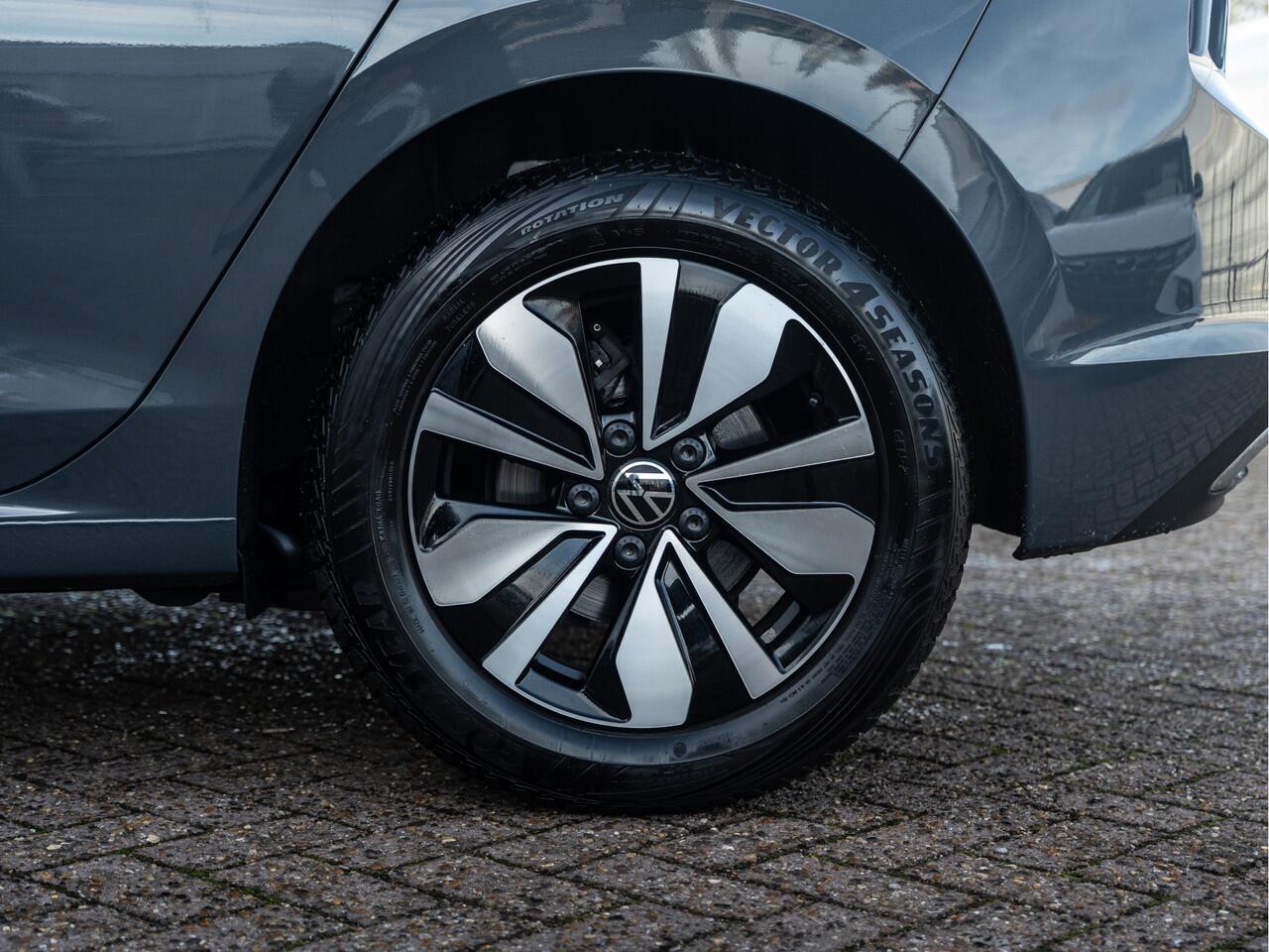 Volkswagen GOLF 1.5 TSI 130PK Move | Carplay | Ambient | BTW |