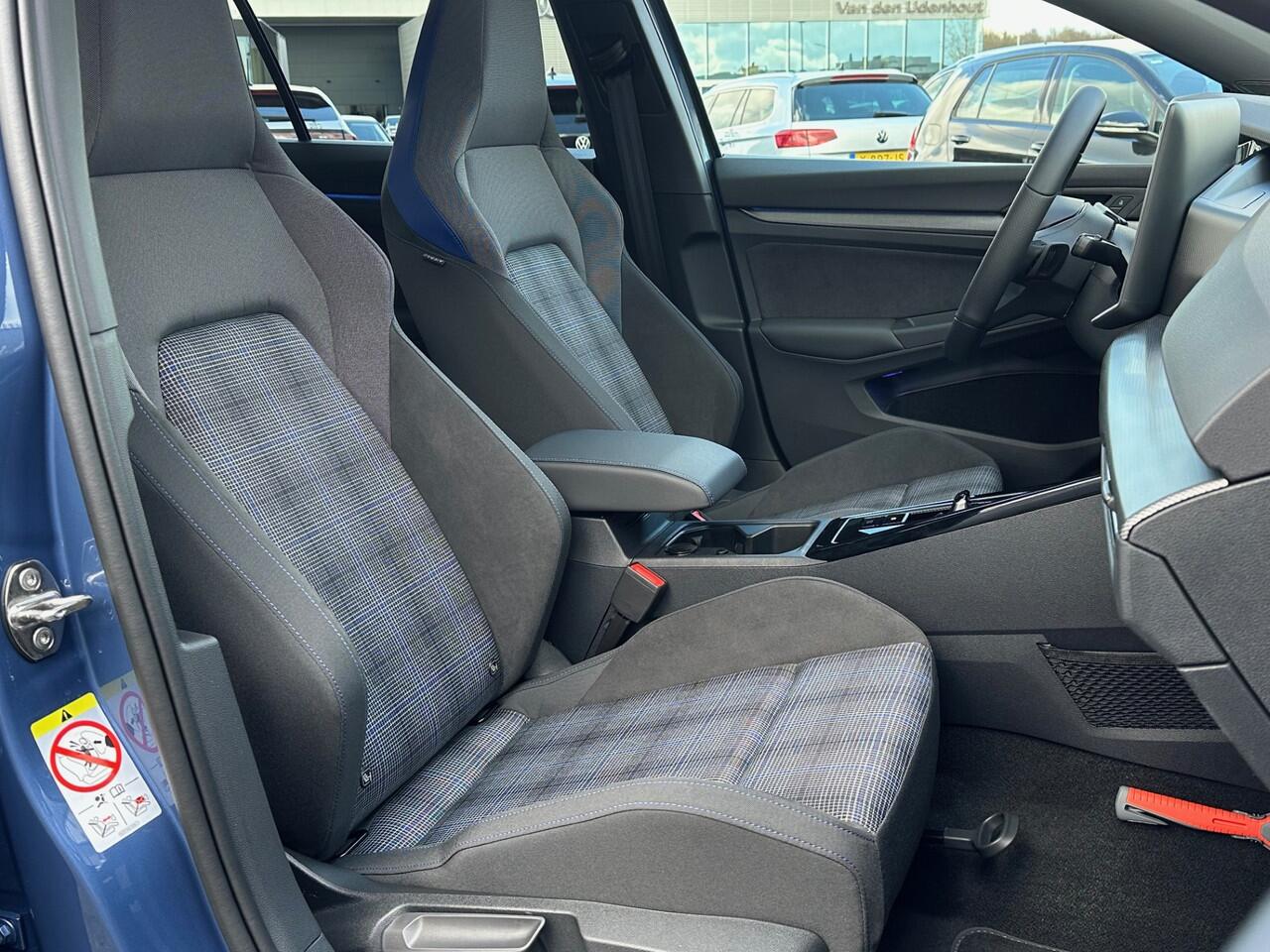 Volkswagen GOLF GTE 1.5 eHybrid 272pk DSG Panoramadak / Demonstratieauto