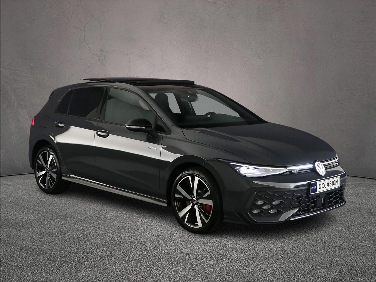 Volkswagen GOLF GTE 1.5 TSI eHybrid 272pk DSG Automaat Panoramadak, Head up display, Adaptive cruise control, Black Style, Navigatie, Achteruitrijcamera, LED matrix koplampen