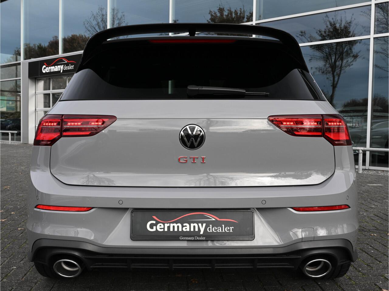 Volkswagen GOLF 2.0TSI 300PK GTI Clubsport Pano HUD iQ-Light H&K 19-inch Sfeerverl. Stoel+Stuurverw. VOL!!