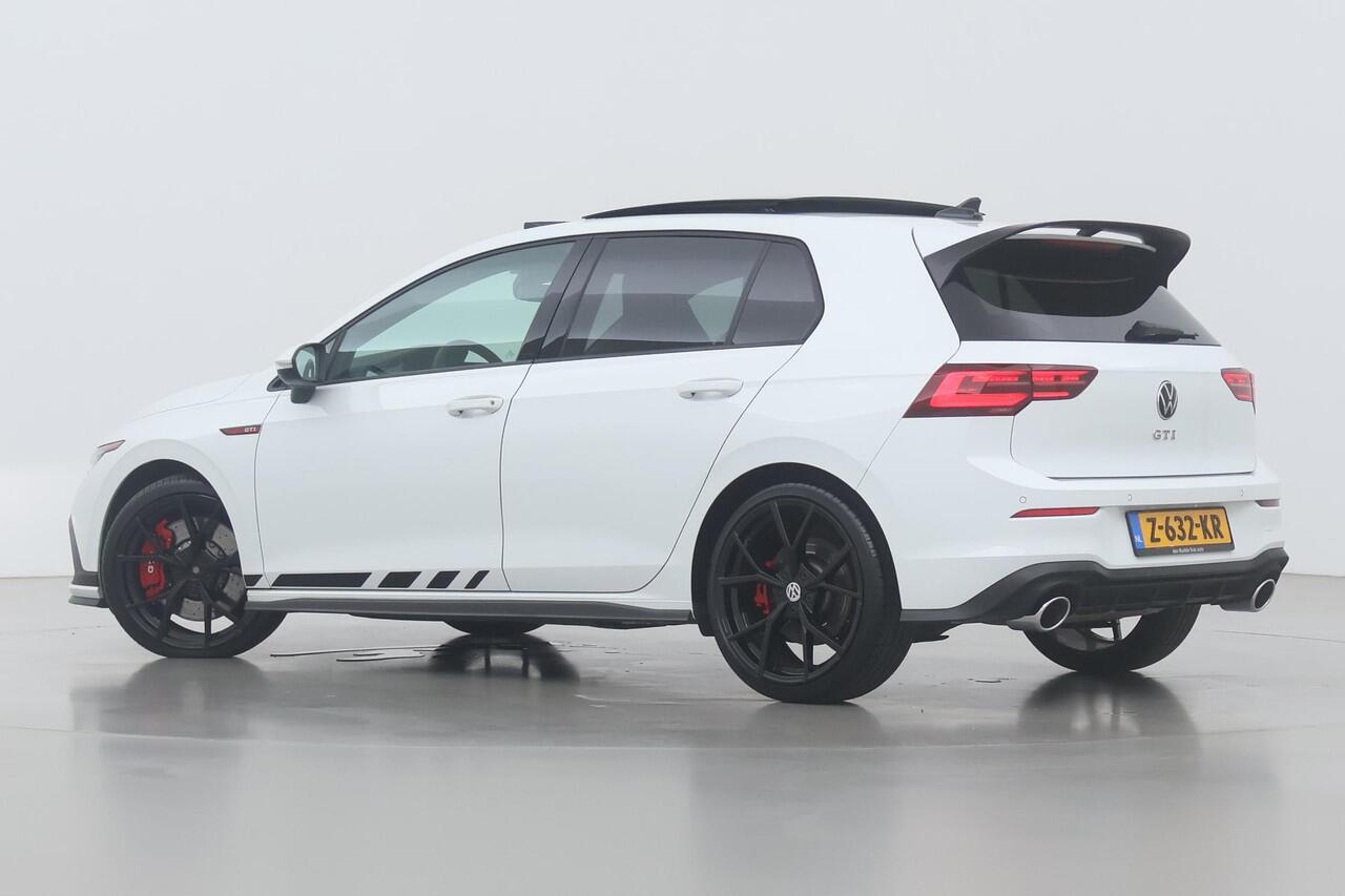 Volkswagen GOLF 8 GTI 2.0 TSI GTI | Clubsport | 300Pk! | Panoramadak | 19 Inch | ACC | Getint Glas | Apple Carplay | Stoelverwarming