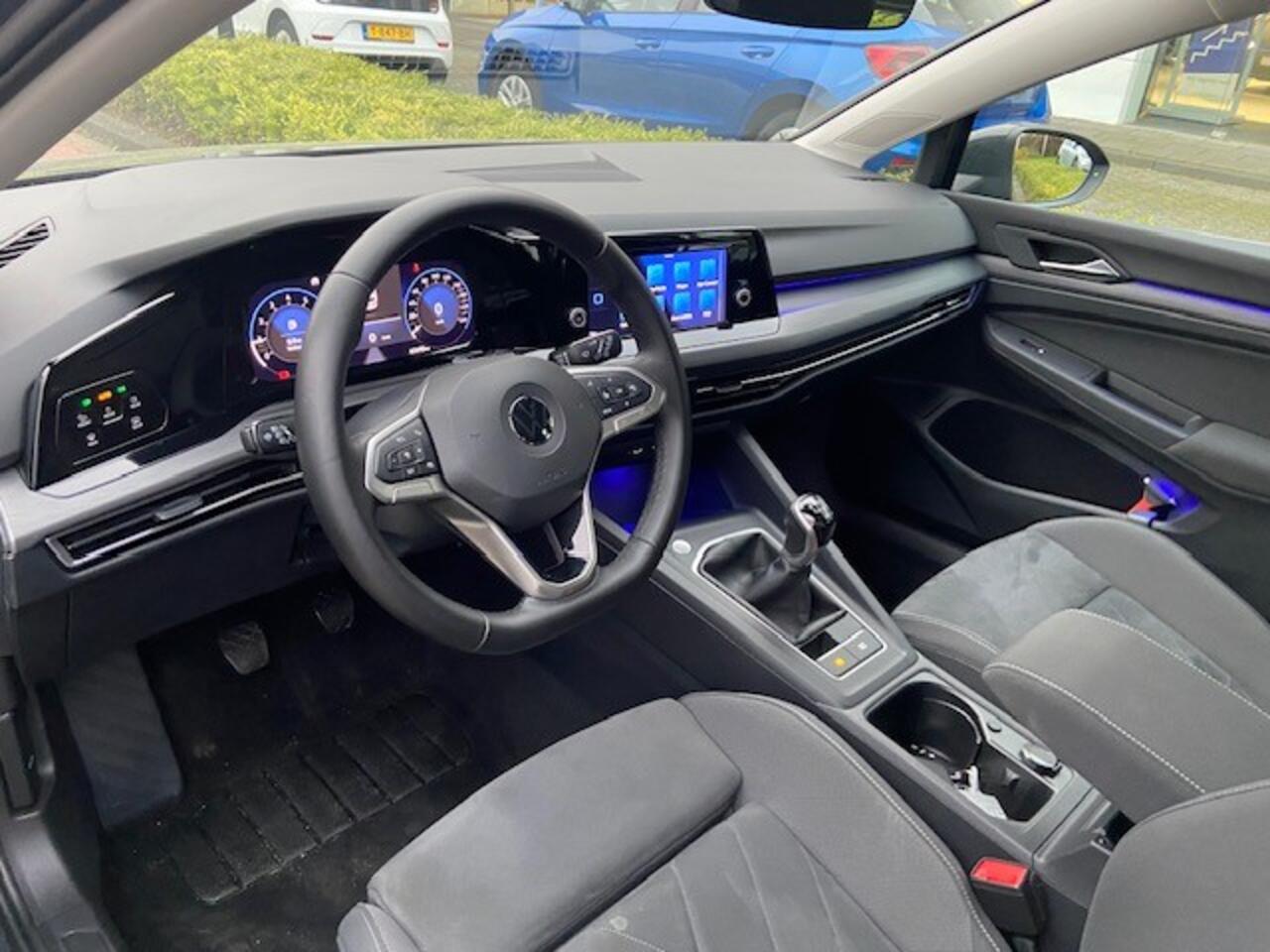 Volkswagen GOLF 1.5 TSI Style / APP.Connect / 17"LMV / Elektr. bestuurdersstoel