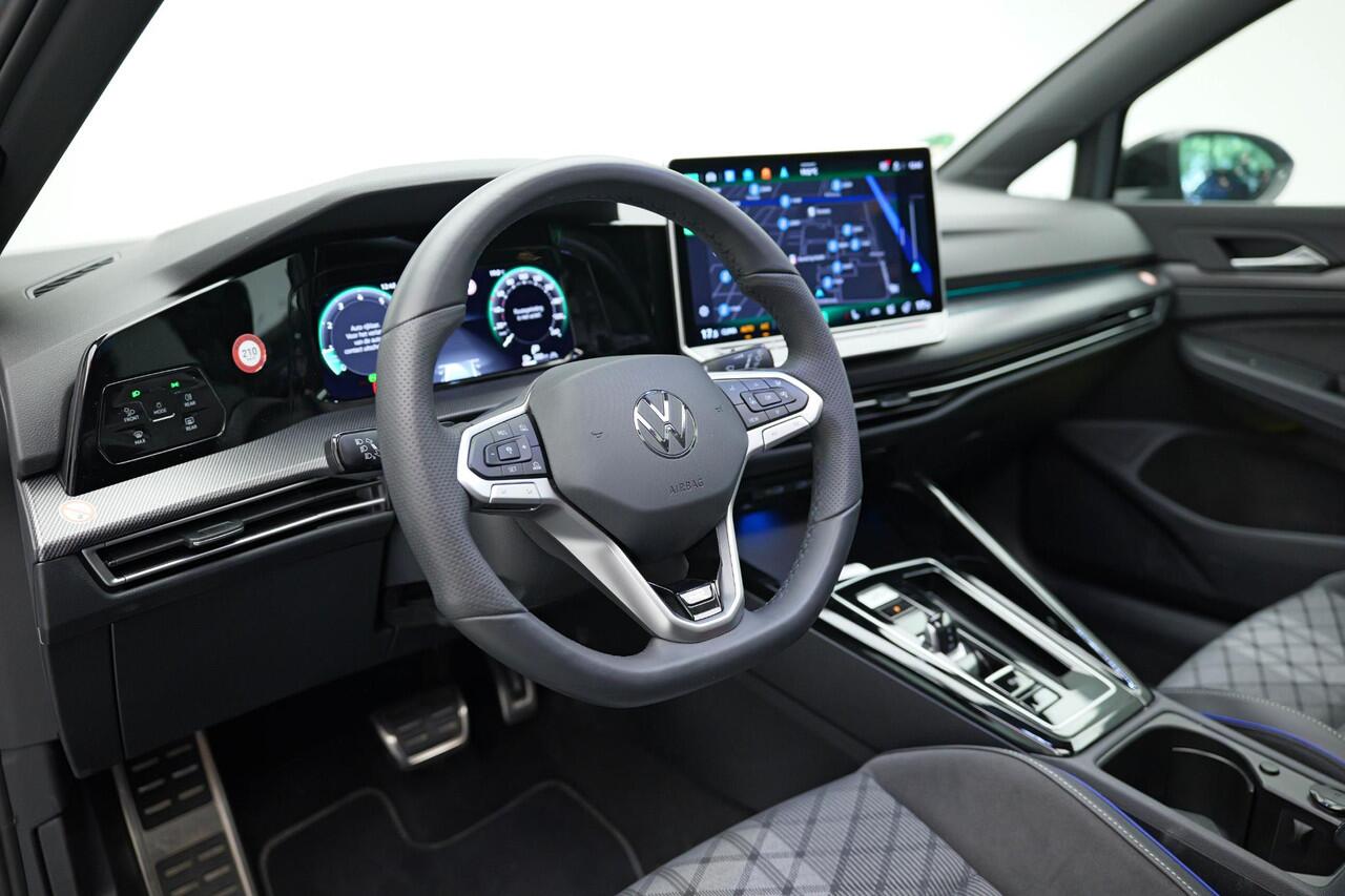 Volkswagen GOLF 1.5 eTSI R-Line Edition |NWE MODEL|Pano|3xR-Line|360Cam|HUD|IQ|