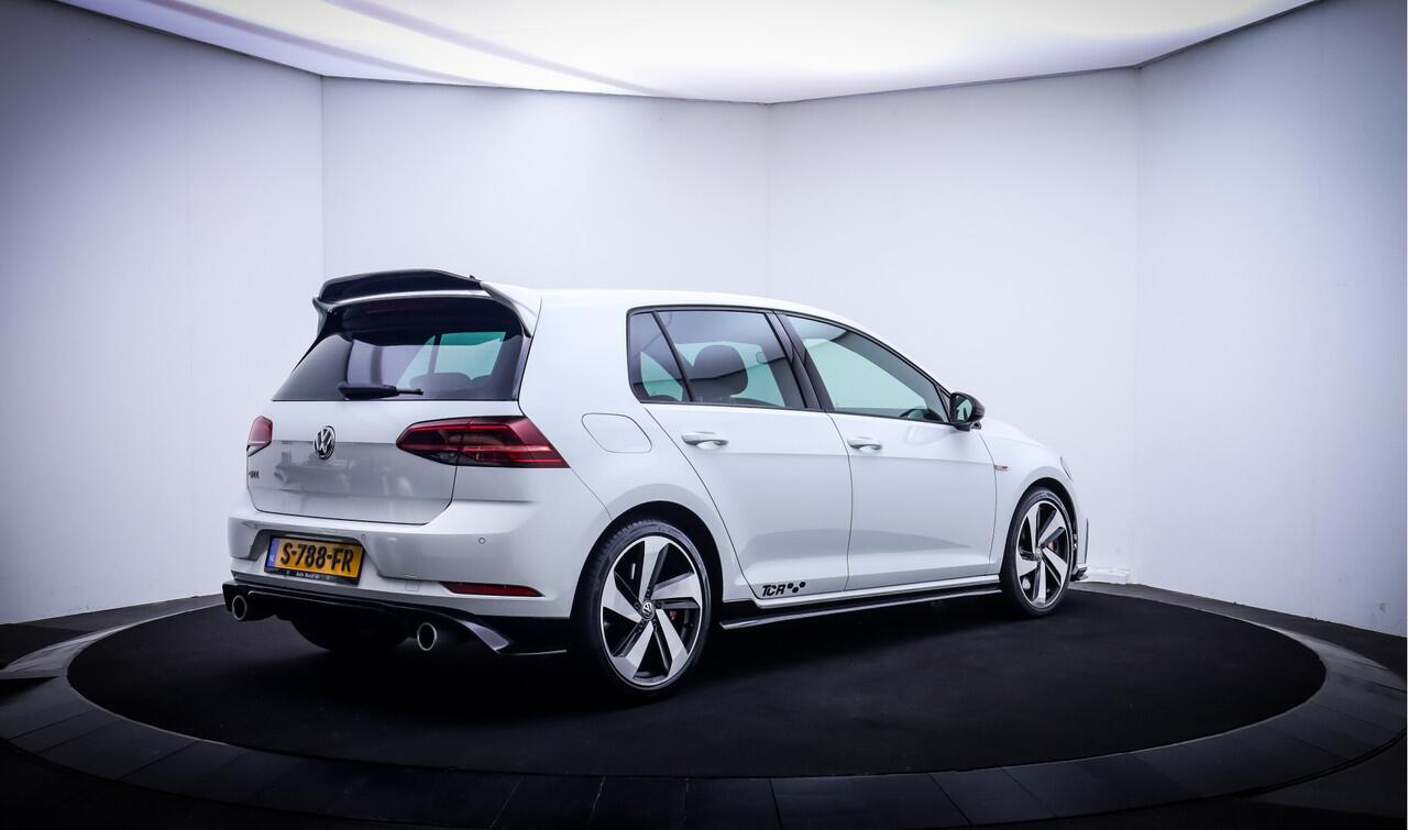 Volkswagen GOLF 2.0GTI TCR Dsg DIGIDASH/FULL LED/CARPLAY/STOELVERW./ACC/LMV 18''/DAB+