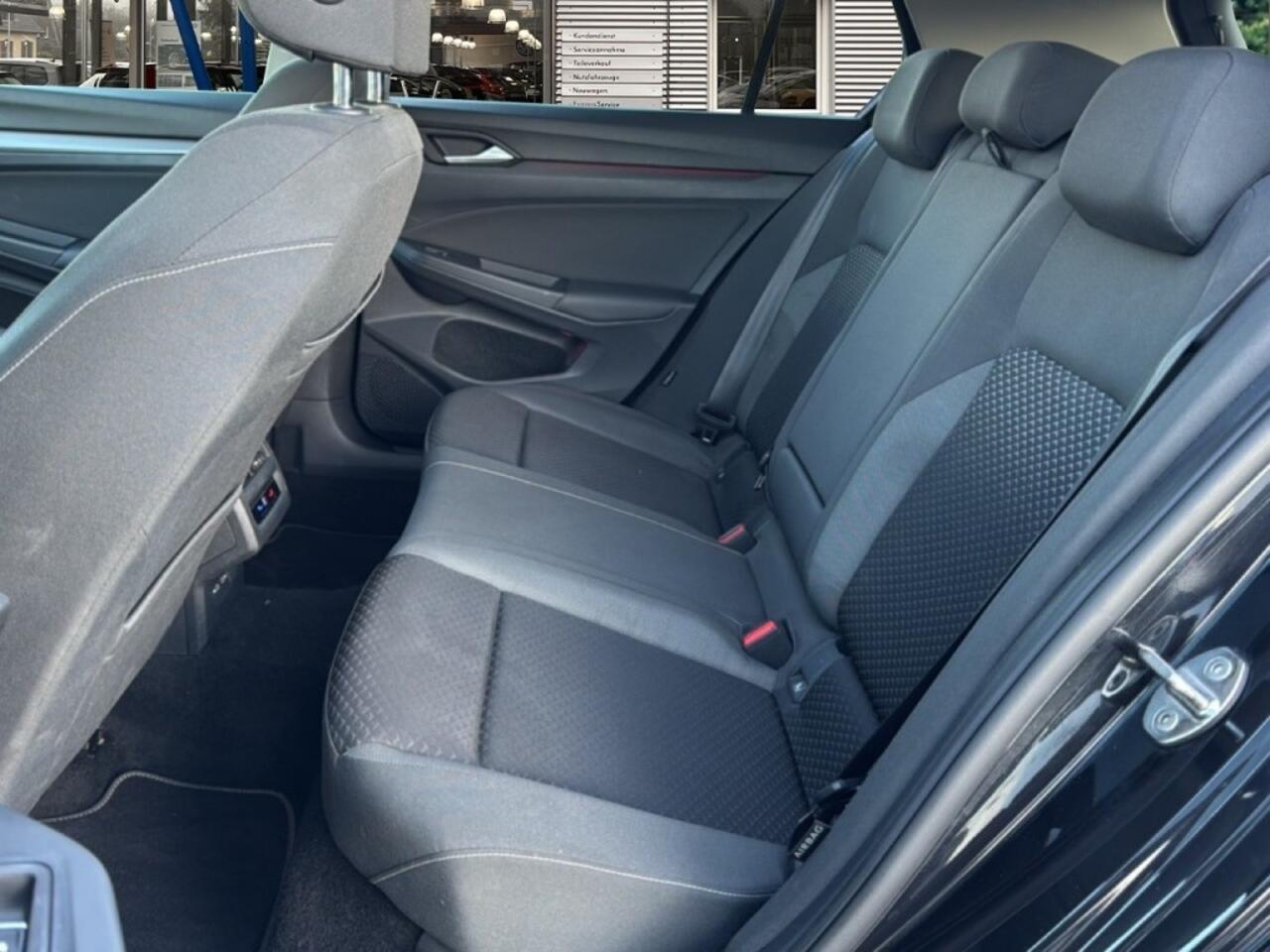 Volkswagen GOLF 2.0 TDI LIFE ACTIVE PANO-DAK/TREKHAAK/CAMERA/NAVI/CARPLAY/ACC/STOELVERW