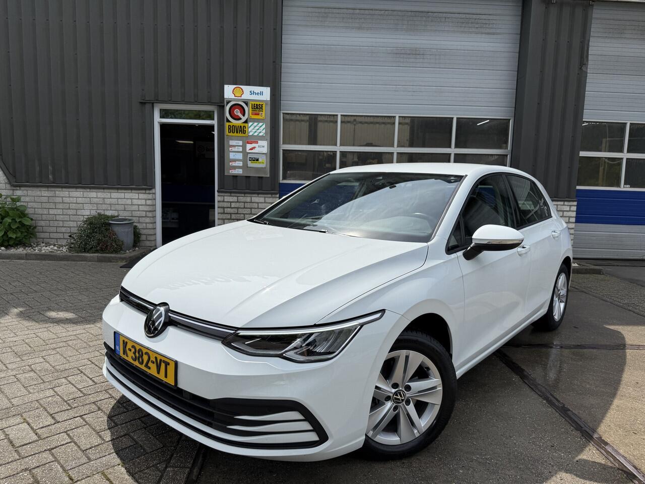 Volkswagen GOLF 1.0 eTSI Life