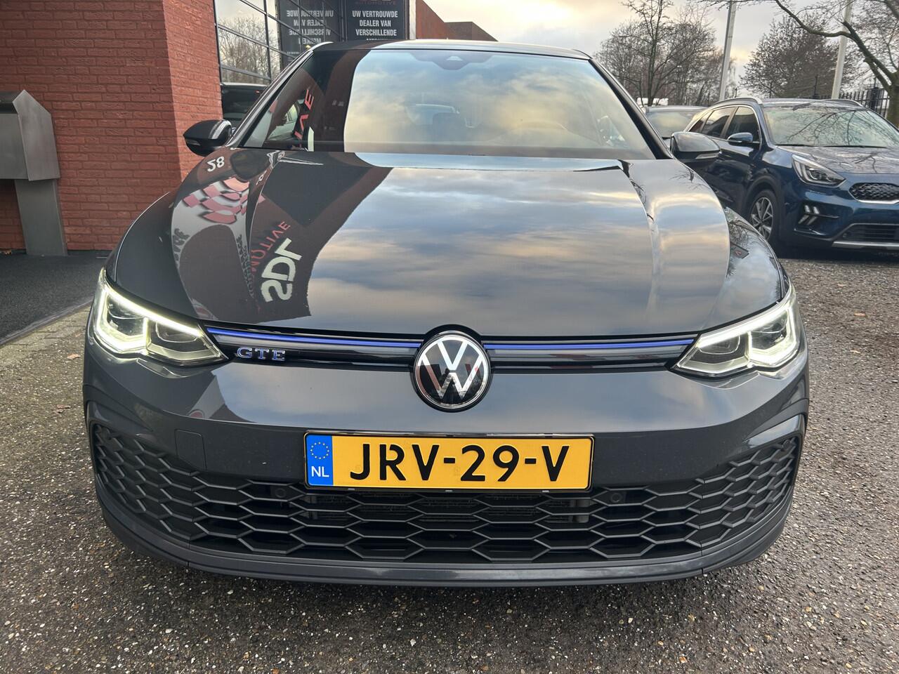 Volkswagen GOLF 1.4 eHybrid GTE // FULL LED // VIRTUAL COCKPIT // STUUR+STOELVERWARMING // PDC V+A // NAVI+CARPLAY //