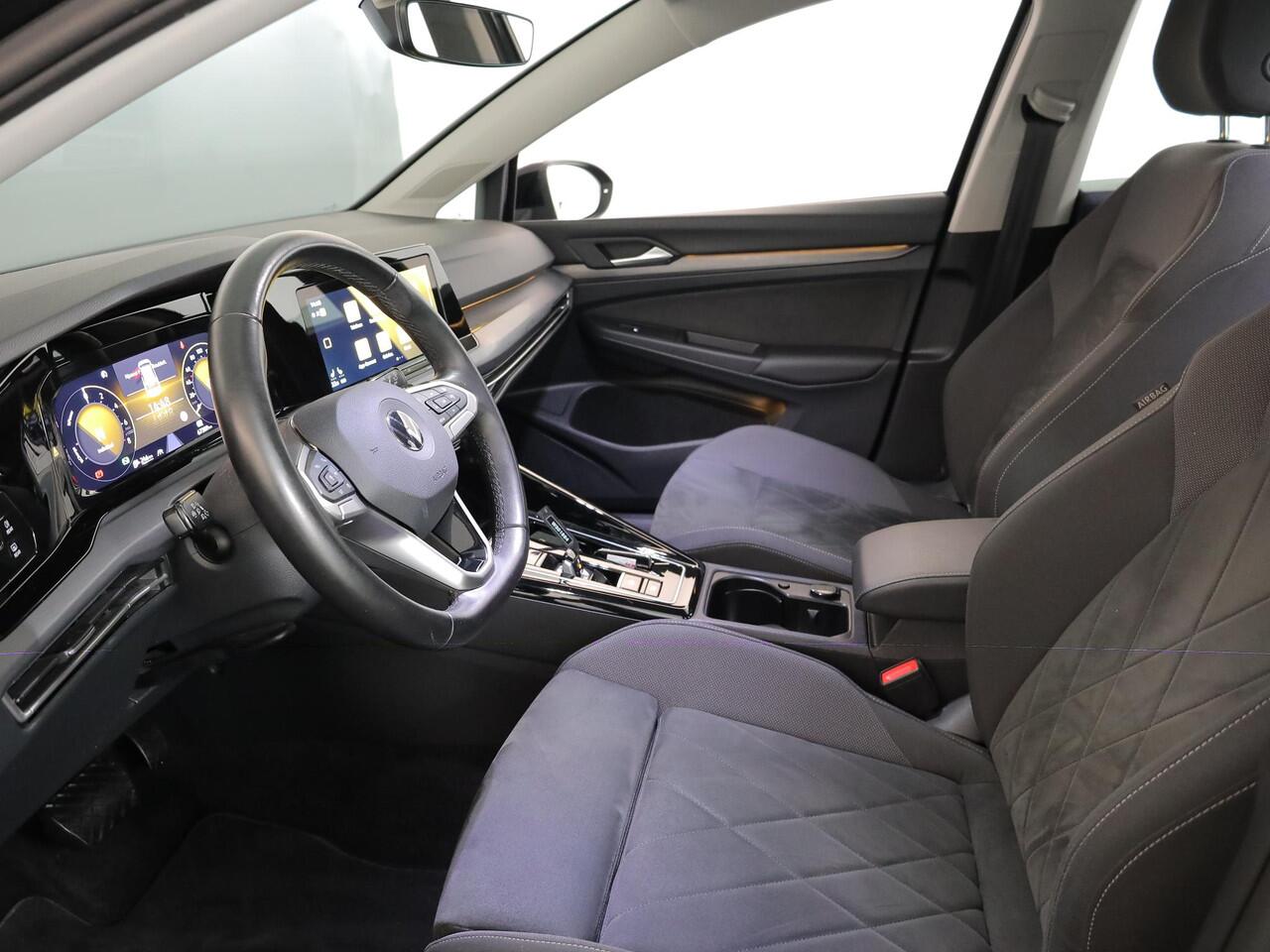 Volkswagen GOLF 1.4 eHybrid Style 204 pk Automaat (DSG) | Navigatie | Parkeersensoren | Autom. airco (3 zones) | Stoelverwarming | LED koplampen |