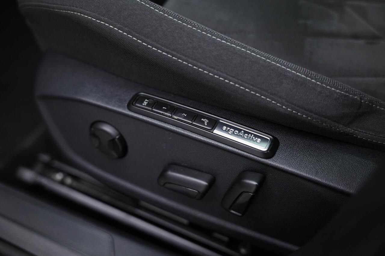 Volkswagen GOLF 1.5 TSI Highline Business R |Pano|Memory|Camera|Massage|