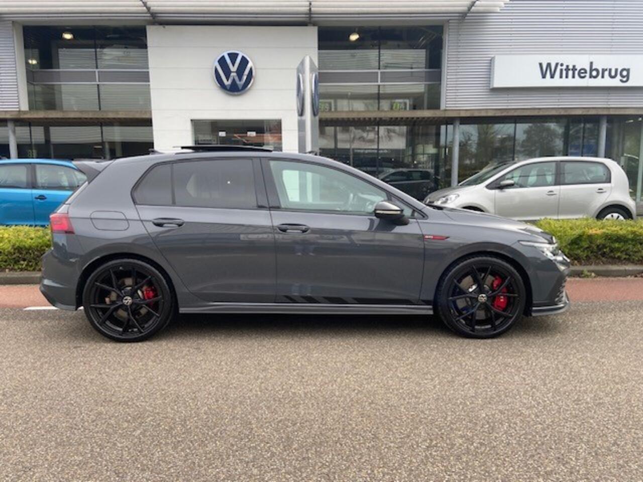 Volkswagen GOLF 2.0 TSI 300pk DSG GTI CLUBSPORT / Black Style / 19"LMV / PANODAK / HEAD-UP display / Matrix LED / NAVI / APP.Connect