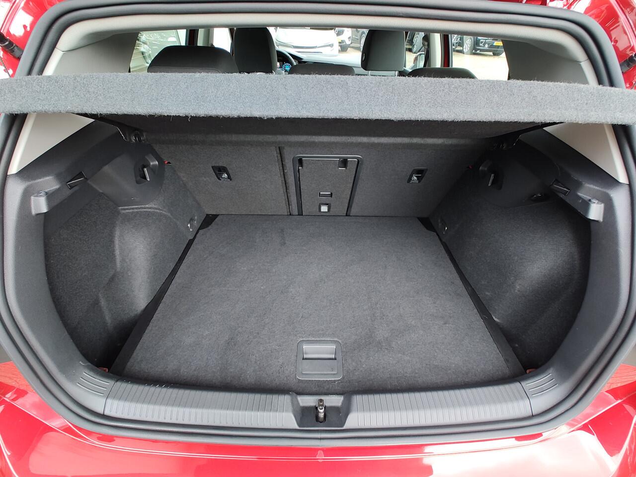 Volkswagen GOLF 1.0 eTSI LIFE AUTOMAAT 17" Lichtmetaal | Virtual Cockpit | Carplay/Android