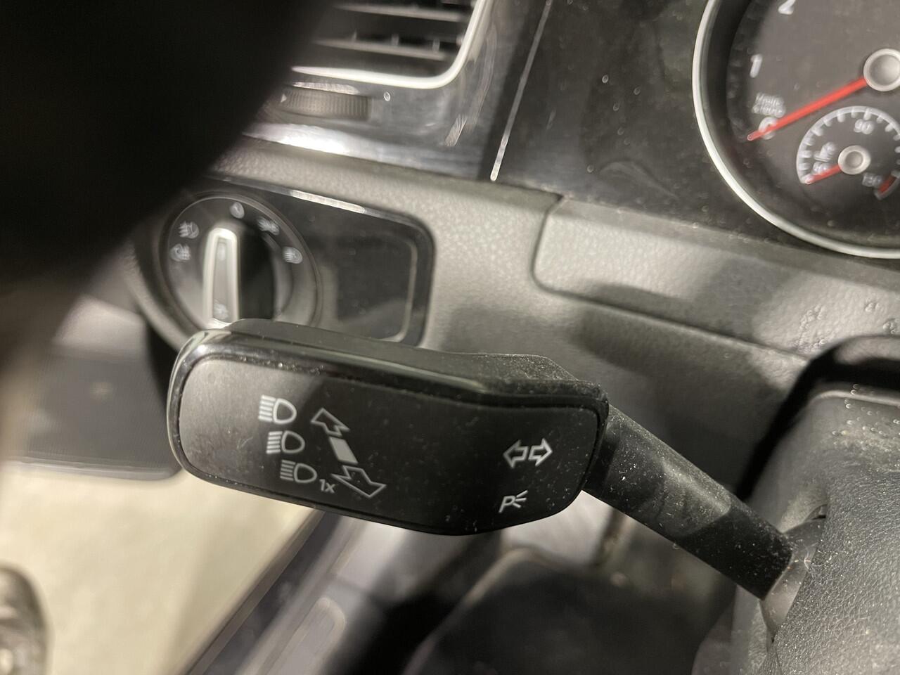 Volkswagen GOLF Variant 1.5 TSI 150pk-Highline Business R 110kw Carplay / ACC / ECC / Navi / PDC Executive-pakket / Winter Pakket