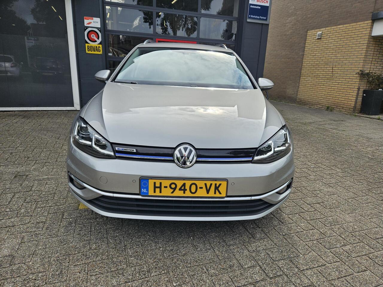 Volkswagen GOLF Variant 1.5 TSI Highline DIGIDASH / Airco clima/ Navigatie/ Cruise/ Camera/ PDC/ Apple carplay/ LED/ LMV