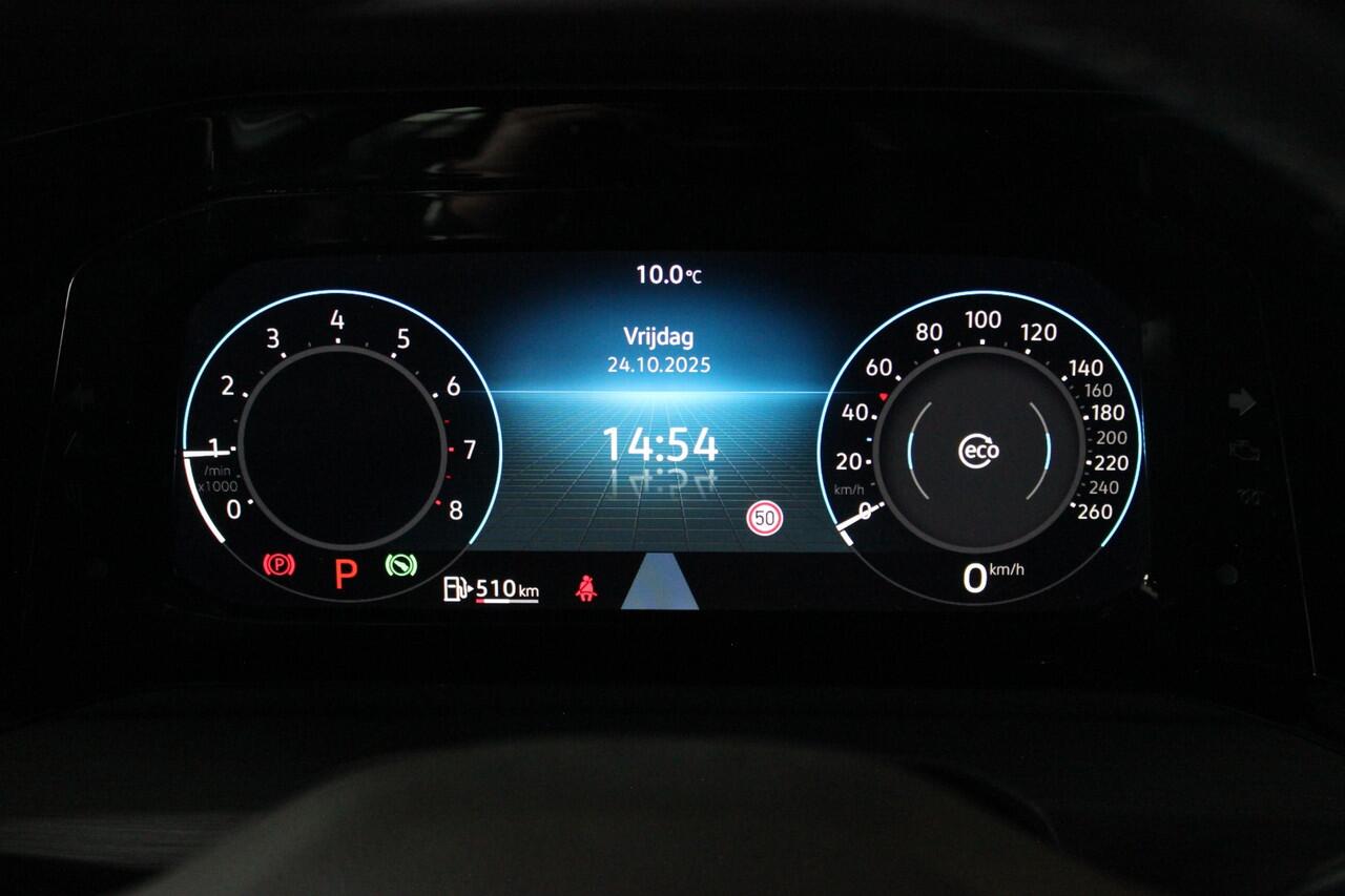 Volkswagen GOLF 1.5 eTSI Style Camera | IQ Light | Memorystoel | Carplay | Stoelverw. | Adapt. Cruise | 17" LMV | PDC V+A