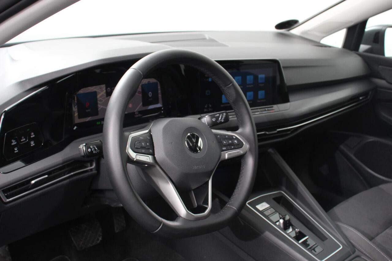 Volkswagen GOLF 1.5 eTSI DSG Style 150Pk | Panoramadak | Navigatie | Digitale Cockpit | Adaptive Cruise Control | Lane/Side/Travel Assist | LED Matrix | Camera |