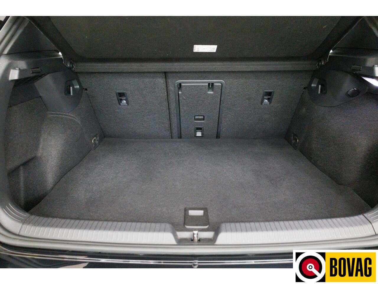 Volkswagen GOLF 1.4 eHybrid GTE 245 PK | App. connect | Navigatie | Travel assist | Stoel & stuurverw | IQ Led, Sfeerverlichting