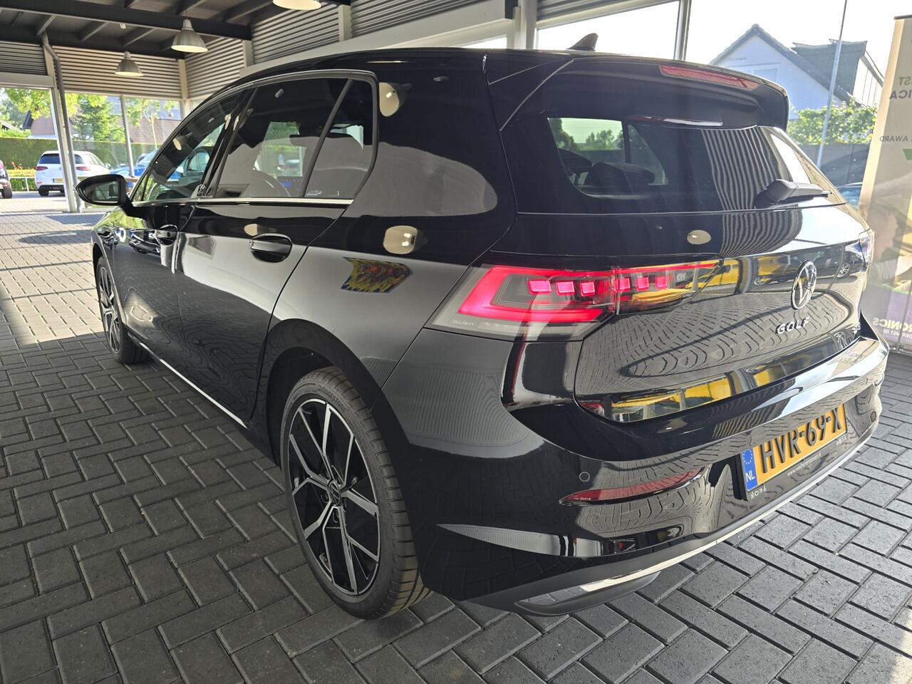 Volkswagen GOLF 1.5 eTSI Edition 50 / Panoramadak / 1 jaar volledige Bovag Garantie + onderhoud