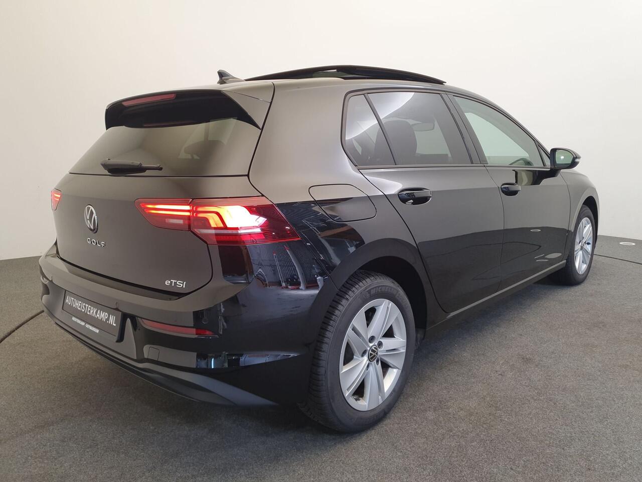 Volkswagen GOLF 1.5 eTSI 115pk DSG/AUT Life Edition Panoramadak, Camera, ergoActive