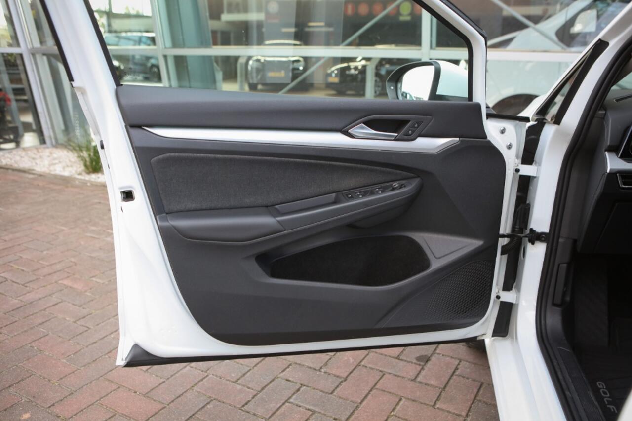 Volkswagen GOLF 1.0 TSI Life Bns | Sfeerverlichting | Stoel/Stuurverwarming | Ad