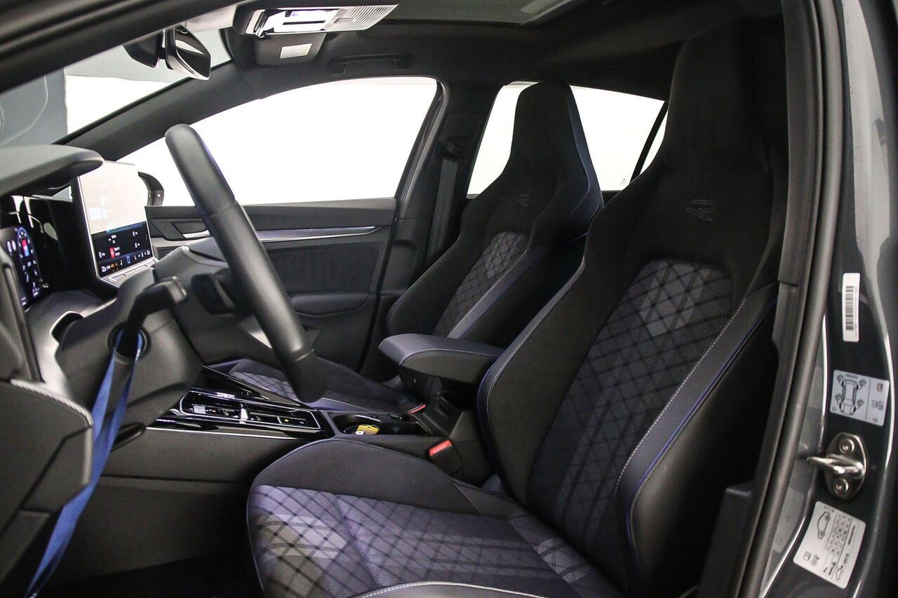 Volkswagen GOLF R-Line Edition 1.5 eTSI 150pk DSG Automaat Panoramadak, Harman Kardon audio, Adaptive cruise control, LED matrix koplampen, Navigatie