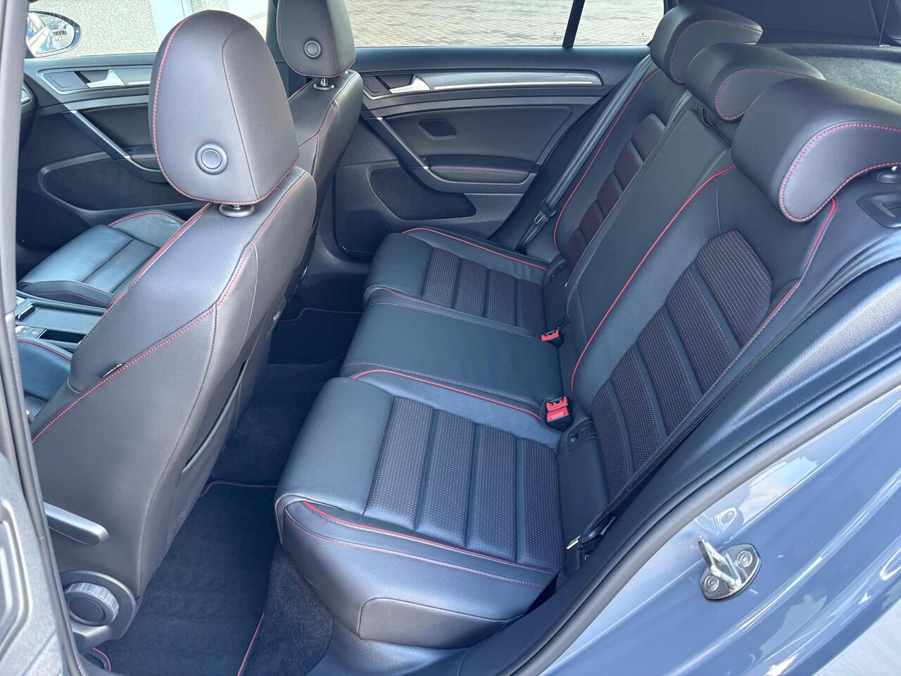 Volkswagen GOLF 2.0 TSI GTI TCR PANO | DCC | DYN