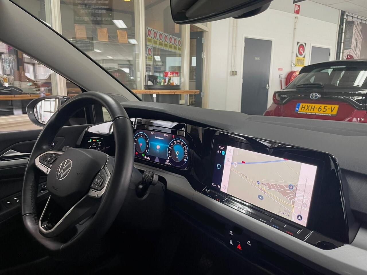 Volkswagen GOLF Variant 1.0 eTSI Life | Elektrische Trekhaak | Ad cruise control | Apple Carplay/Android | Camera | Led