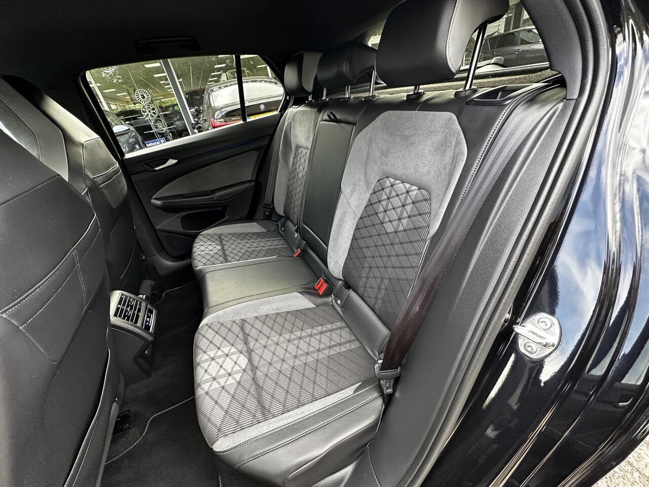 Volkswagen GOLF 1.5 eTSI R-Line Lmv Adcruise Pdc Applecarplay Navi Acamera Automaat Nap