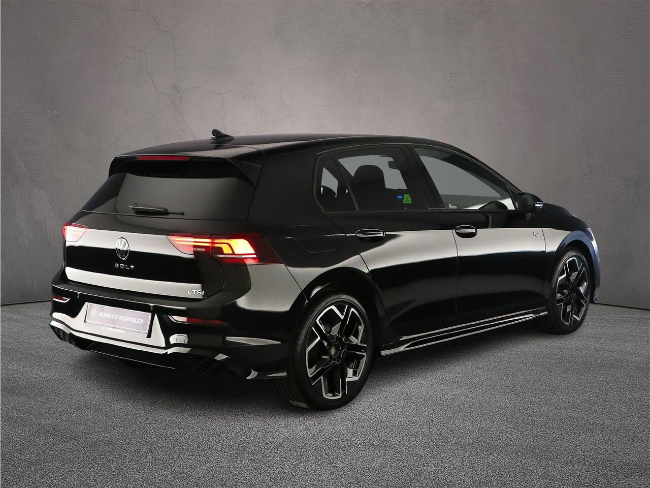 Volkswagen GOLF R-Line Edition 1.5 eTSI 150pk DSG Automaat Adaptive cruise control, Navigatie, Achteruitrijcamera, LED koplampen, Stuurwiel verwarmd, Parkeersensoren