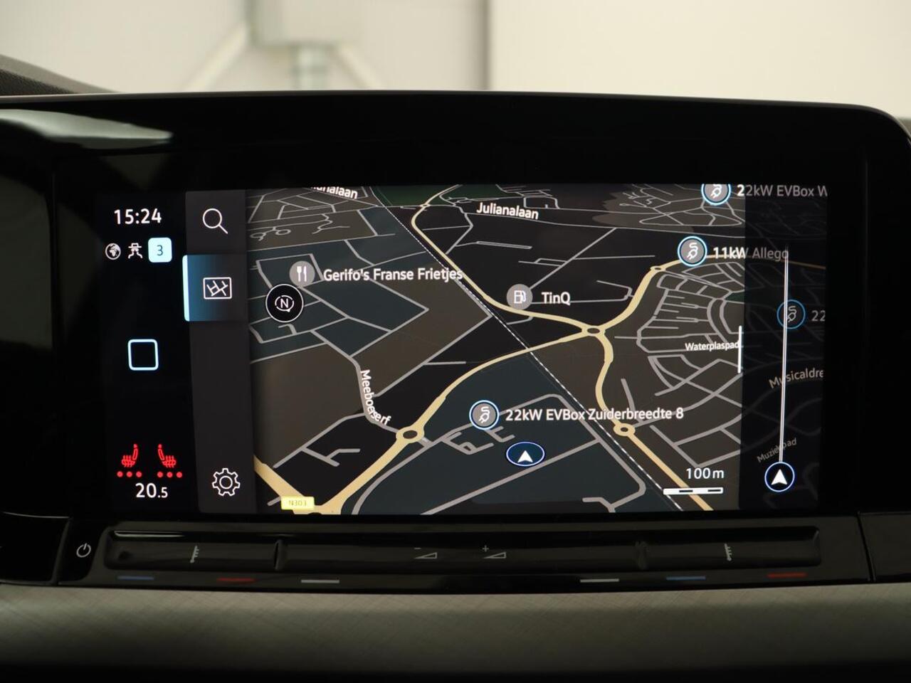 Volkswagen GOLF 1.5 TSI Life Business | Adaptive Cruise | Stoelverwarming | Camera | Memory | Carplay | Navigatie | Sfeerverlichting