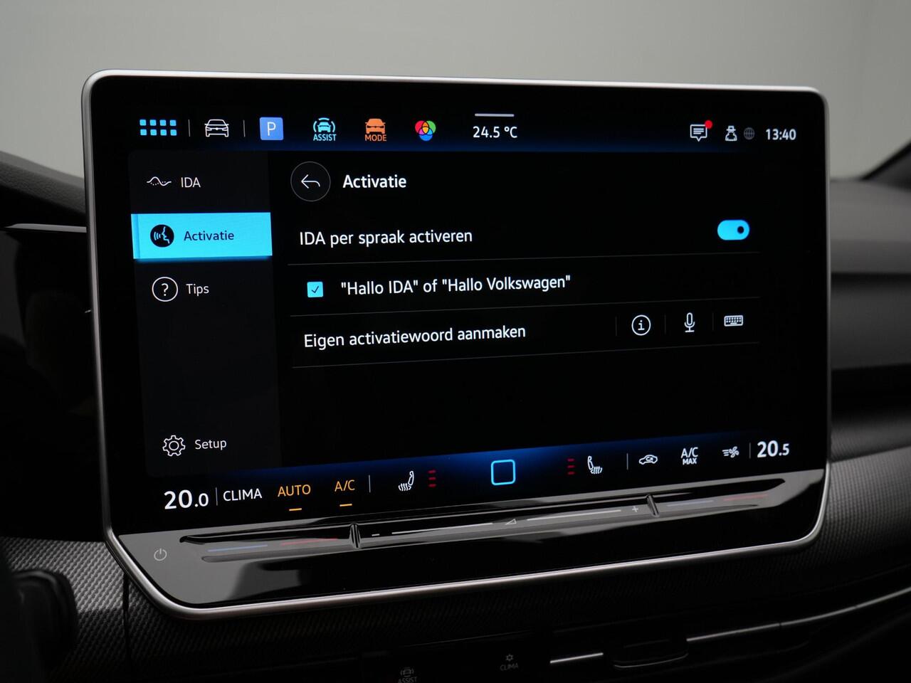 Volkswagen GOLF 1.5 eTSI 150 pk DSG R-Line Edition | Panoramadak | Rondomzicht camera | IQ Light | Head-up display