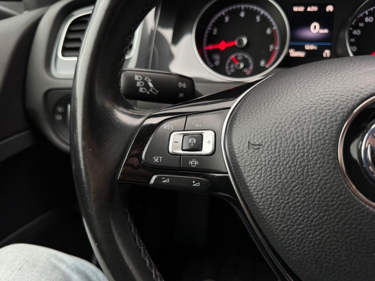 Volkswagen GOLF 1.0 TSI 110 pk Comfortline Business - Navi - Apple/Android - Adap. cruise