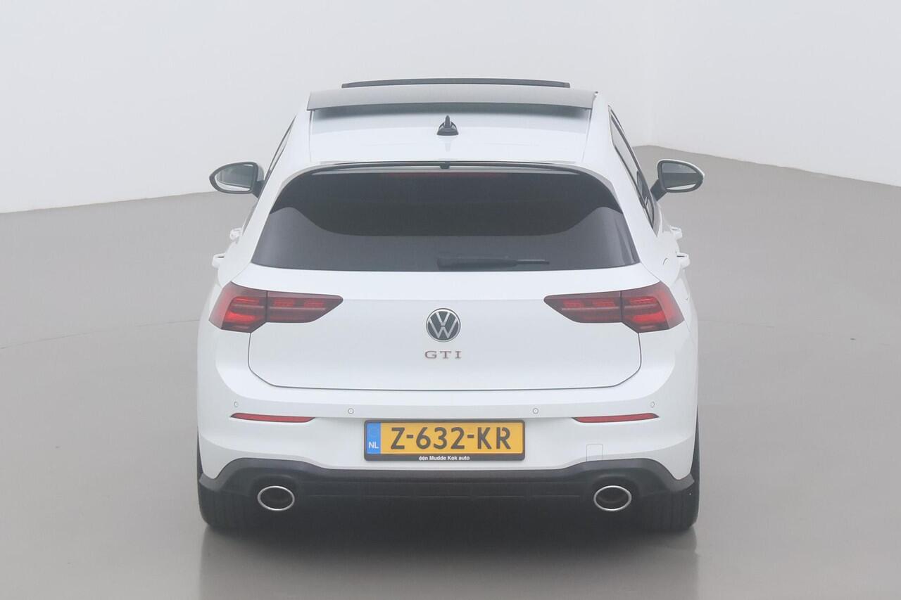Volkswagen GOLF 8 GTI 2.0 TSI GTI | Clubsport | 300Pk! | Panoramadak | 19 Inch | ACC | Getint Glas | Apple Carplay | Stoelverwarming