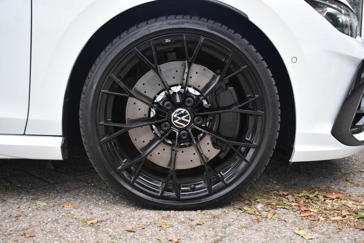 Volkswagen GOLF 2.0 TSI 4Motion R Performance Akra Pano DCC HUD Harman/K