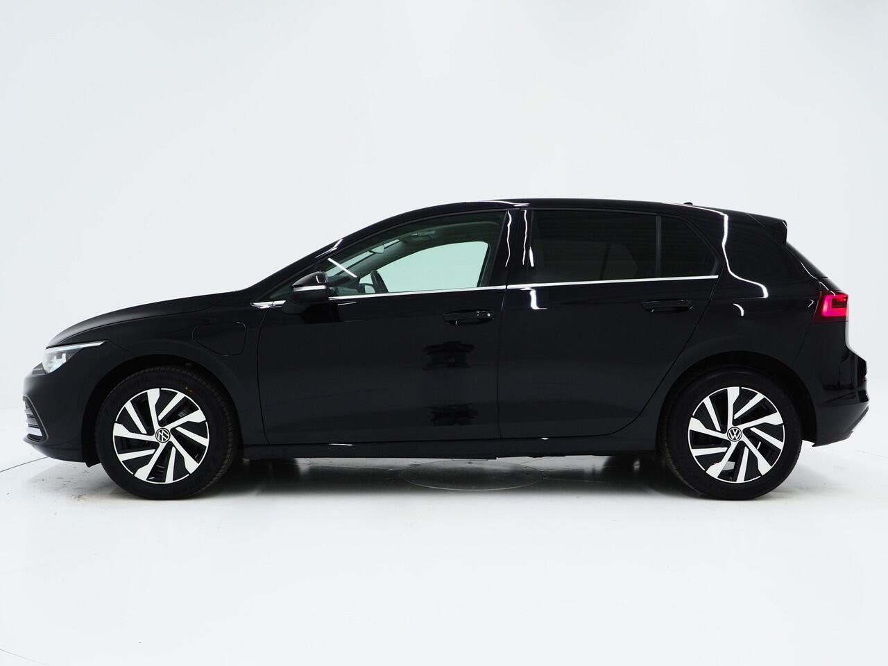 Volkswagen GOLF 1.4 eHybrid Style 204PK | Massage | Head Up | Virtual | Keyless | Adaptive Cruise | Carplay | DAB