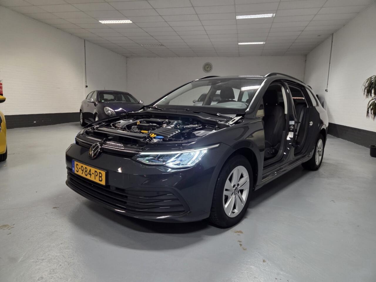 Volkswagen GOLF Variant 1.0 TSI DIEFSTALSCHADE