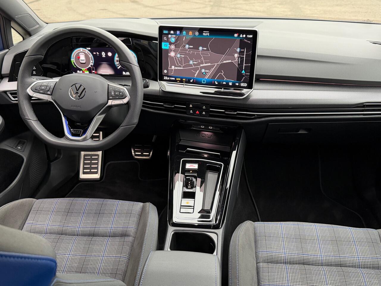 Volkswagen GOLF 1.5 eHybrid GTE 272pk | Black Style | IQ light | Camera | Head-up | Rijklaar incl. garantie