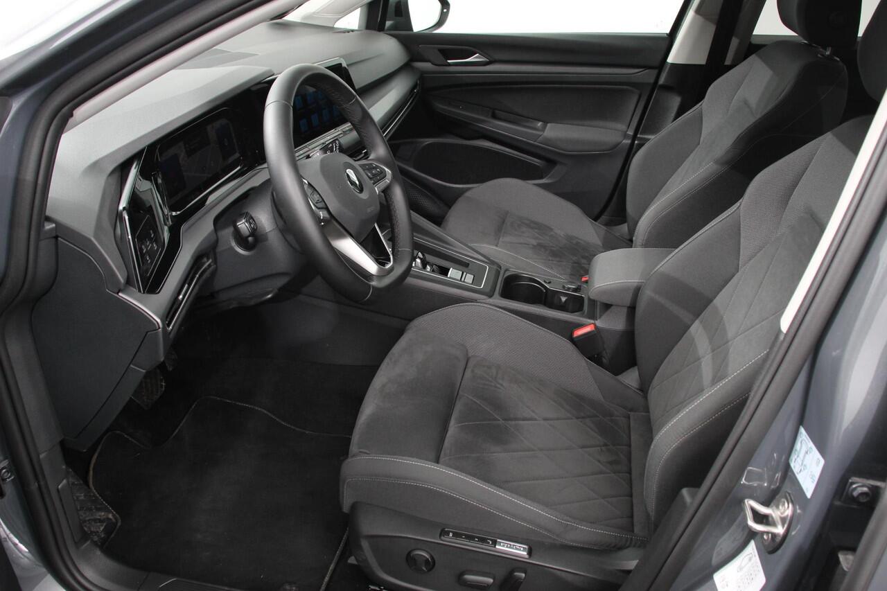 Volkswagen GOLF 1.5 eTSI DSG Style 150Pk | Panoramadak | Navigatie | Digitale Cockpit | Adaptive Cruise Control | Lane/Side/Travel Assist | LED Matrix | Camera |