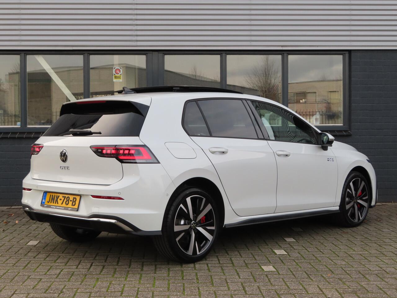 Volkswagen GOLF 1.5 eHybrid GTE | pano dak | lederen bekleding | 360 camera | stoelverwarming + ventilatie