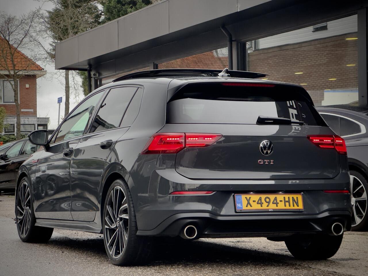 Volkswagen GOLF 2.0 TSi GTI 245PK PANODAK NAVI APPLE-CARPLAY LED 19 INCH-LMV PDC