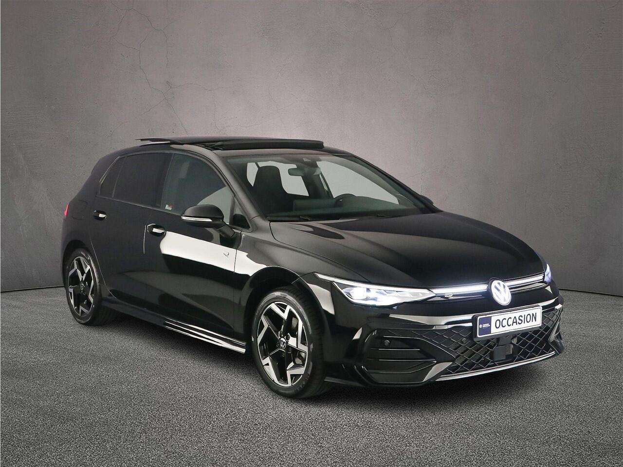 Volkswagen GOLF R-Line Edition 1.5 eTSI 150pk DSG Automaat Panoramadak, Harman Kardon audio, Adaptive cruise control, Achteruitrijcamera, LED matrix koplampen