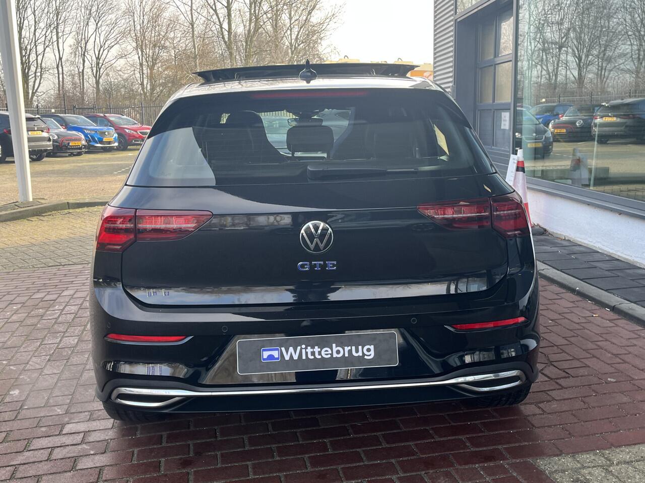 Volkswagen GOLF 1.4 245pk DSG eHybrid GTE / Panorama dak / IQ Led / Camera / Standkachel / Stuur & Stoelverwarming / 17'' LMV