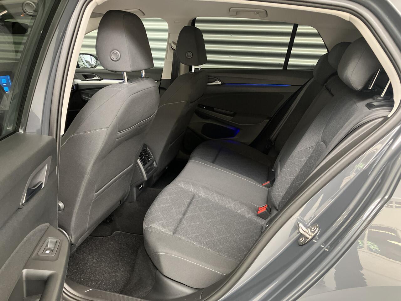 Volkswagen GOLF 1.5 TSI/PDC V+A/18 INCH/NAVI/CARPLAY/STOEL/STUUR VERW/ENZ